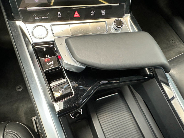 Buy Audi e-tron 50 | Quattro | Launch Edition Plus from Germany, price 23086 €| photo №18 | AutoUnis.de in Germany