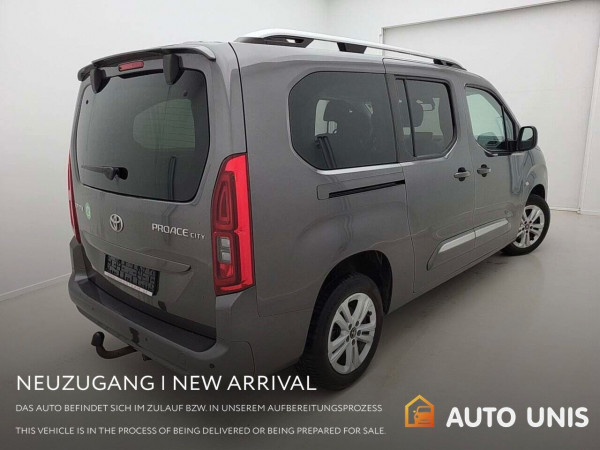 Buy Toyota PROACE CITY Verso 1.5 Diesel | 7 Sitzer from Germany, price 24871 €| photo №2 | AutoUnis.de in Germany