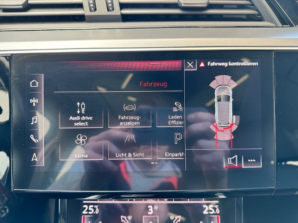 Audi e-tron QUATTRO 50 | Launch Edition Plus Pro Line gebraucht kaufen in Deutschland Preis 22491 € | foto №16 | AutoUnis.de auf Deutsch