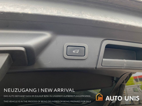 Buy Land Rover Range Rover Velar | 2.0 Diesel | R-Dynamic |AWD from Germany, price 37961 €| photo №15 | AutoUnis.de in Germany