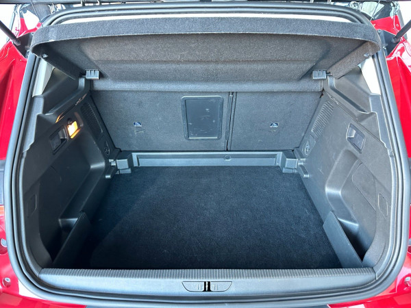 Buy Opel Grandland (X) Led Kamera Navi Scheckheft 1.Hand from Germany, price 7900 €| photo №24 | AutoUnis.de in Germany