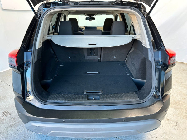 Buy Nissan X-Trail e-Power N-Connecta | LED Keyless 1.Hand from Germany, price 17200 €| photo №26 | AutoUnis.de in Germany