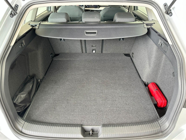 Volkswagen Golf VIII Variant Active TGI gebraucht kaufen in Deutschland Preis 16400 € | foto №23 | AutoUnis.de auf Deutsch