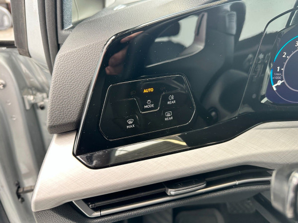 Volkswagen Golf VIII Variant Active TGI gebraucht kaufen in Deutschland Preis 16400 € | foto №8 | AutoUnis.de auf Deutsch