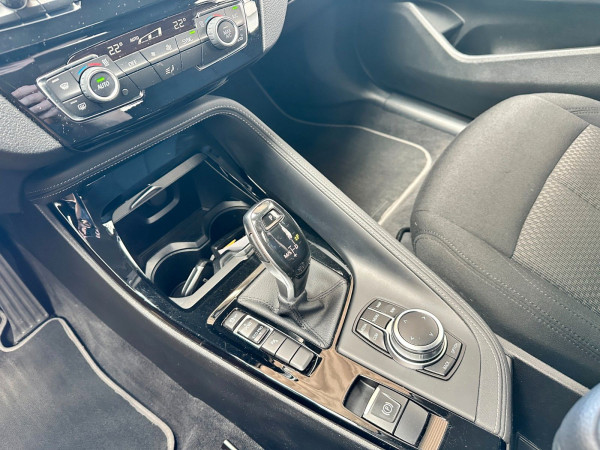 BMW X2 sDrive18i Benzin Aut | Navi Cam LED | 1.Hand gebraucht kaufen in Deutschland Preis 15400 € | foto №15 | AutoUnis.de auf Deutsch