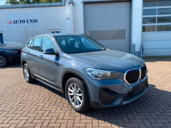 BMW X1 sDrive16d Diesel | Scheckheft | 1.Hand MwSt gebraucht kaufen in Deutschland Preis 13900 € | foto №3 | AutoUnis.de auf Deutsch