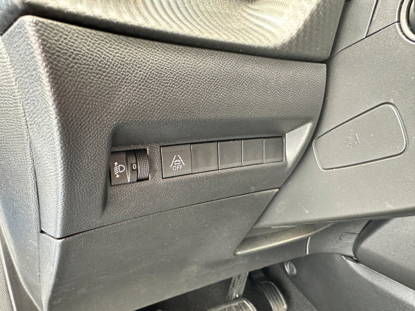 Peugeot 208 Allure Pack gebraucht kaufen in Deutschland Preis 11500 € | foto №9 | AutoUnis.de auf Deutsch
