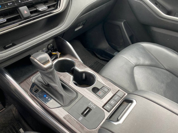 Toyota Highlander Hybrid E-CVT AWD-I gebraucht kaufen in Deutschland Preis 28900 € | foto №14 | AutoUnis.de auf Deutsch