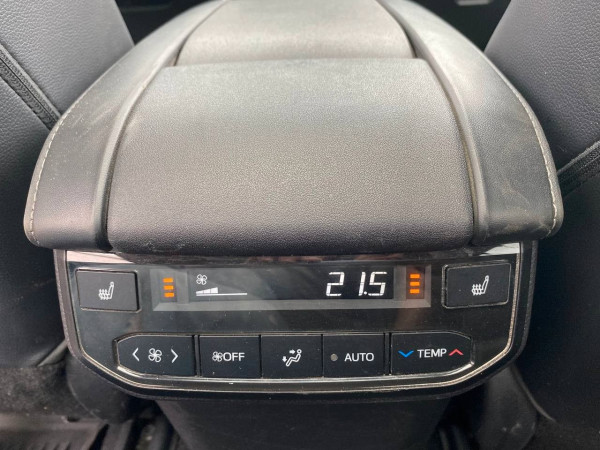 Toyota Highlander Hybrid E-CVT AWD-I gebraucht kaufen in Deutschland Preis 28900 € | foto №17 | AutoUnis.de auf Deutsch