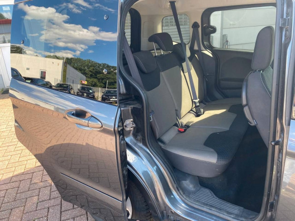 Ford Tourneo Courier Trend gebraucht kaufen in Deutschland Preis 9400 € | foto №15 | AutoUnis.de auf Deutsch