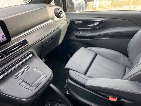 Mercedes-Benz V 250 d 4MATIC lang AVANTGARDE gebraucht kaufen in Deutschland Preis 59900 € | foto №13 | AutoUnis.de auf Deutsch