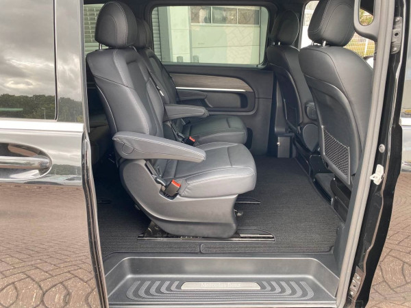 Mercedes-Benz V 250 d 4MATIC lang AVANTGARDE gebraucht kaufen in Deutschland Preis 59900 € | foto №20 | AutoUnis.de auf Deutsch